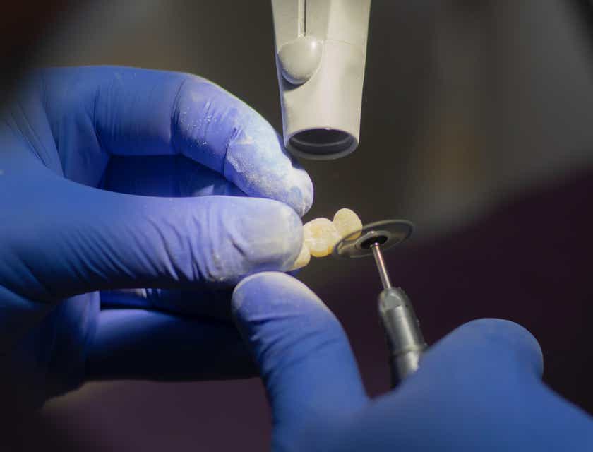 COURSES OFFER DENTAL LAB TECHNICIAN